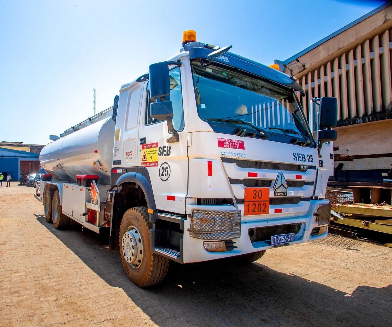 activites-logistique-petroliere-camion-petrolier-ums